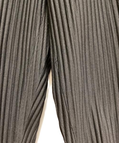 HOMME PLISSE ISSEY MIYAKE（オム プリッセ イッセイ ミヤケ）HOMME PLISSE ISSEY MIYAKE (オムプリッセ イッセイ ミヤケ) プリーツジョガーパンツ ブラック サイズ:3の古着・服飾アイテム