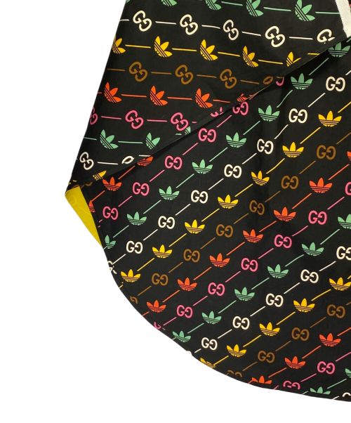 GUCCI（グッチ）GUCCI (グッチ) adidas (アディダス) トレフォイルGG総柄 ケープコート ブラック サイズ:Sの古着・服飾アイテム