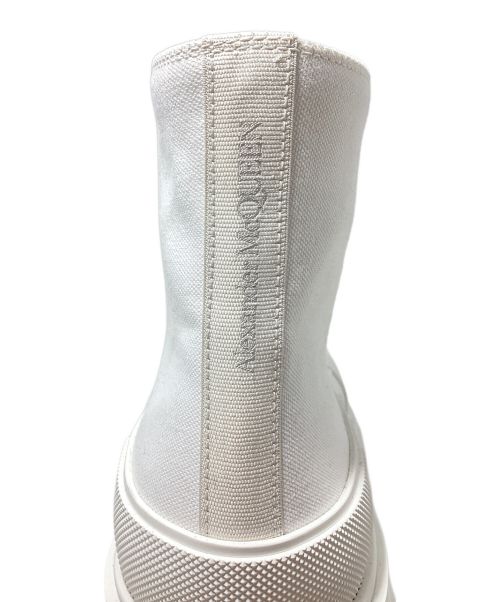 ALEXANDER McQUEEN（アレキサンダーマックイーン）ALEXANDER McQUEEN (アレキサンダーマックイーン) Tread Slick Boot（トレッドスリックブーツ） ホワイト サイズ:42の古着・服飾アイテム