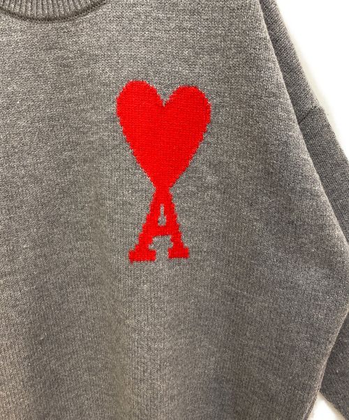 AMI Alexandre Mattiussi（アミアレクサンドルマテュッシ）AMI Alexandre Mattiussi (アミ アレクサンドル マテュッシ) HEART LOGO KNIT（ハートロゴニット） グレー サイズ:Mの古着・服飾アイテム