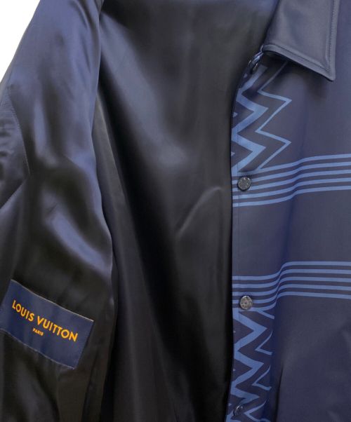 LOUIS VUITTON（ルイ ヴィトン）LOUIS VUITTON (ルイ ヴィトン) Monogram Design Rayon Coach Blouson (モノグラムデザインレーヨンコーチブルゾン）/カラコラムスーベニアジャケット ネイビー サイズ:50の古着・服飾アイテム
