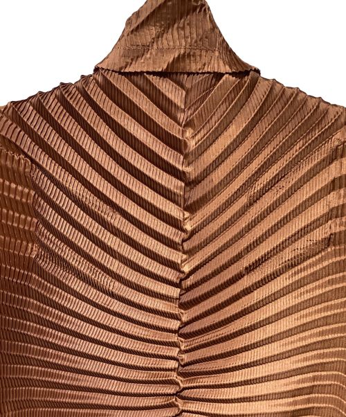 ISSEY MIYAKE（イッセイミヤケ）ISSEY MIYAKE (イッセイミヤケ) Pleats Transformable Jacket（プリーツ変形カーディガン） ブラウン サイズ:2の古着・服飾アイテム