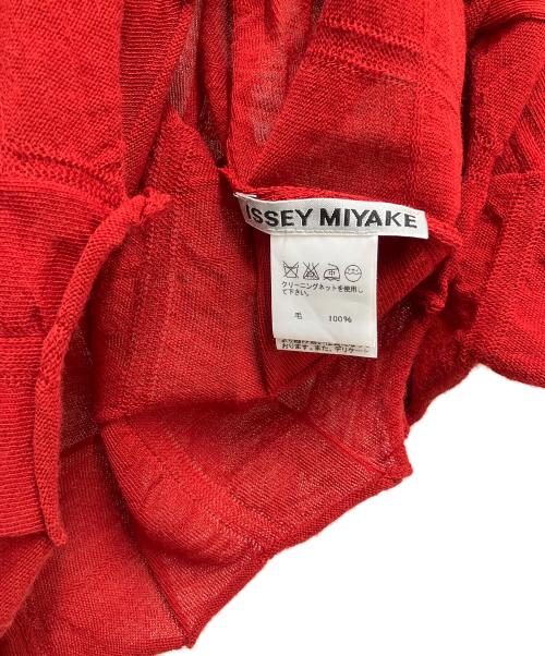 ISSEY MIYAKE（イッセイミヤケ）ISSEY MIYAKE (イッセイミヤケ) デザインタートルネックニット レッド サイズ:2の古着・服飾アイテム