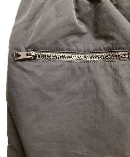 BOTTEGA VENETA（ボッテガベネタ）BOTTEGA VENETA (ボッテガベネタ) コントラスト ファスナー テックナイロン パンツ ブラック サイズ:XSの古着・服飾アイテム