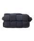 BOTTEGA VENETA (ボッテガベネタ) パデッドテックカセットベルトバッグ ブラック サイズ:ミニ：88000円