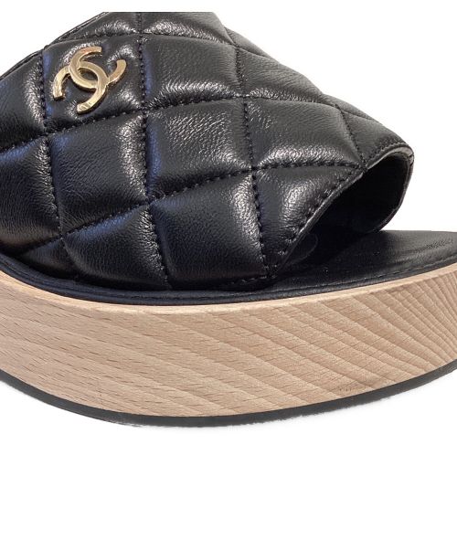 CHANEL（シャネル）CHANEL (シャネル) Matelasse Mule Sandals （マトラッセミュールサンダル） ブラック サイズ:38の古着・服飾アイテム