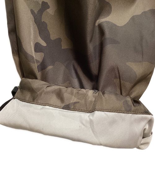 PRADA（プラダ）PRADA (プラダ) Camouflage nylon cargo pants（カモフラージュナイロンカーゴパンツ） カーキ サイズ:Mの古着・服飾アイテム