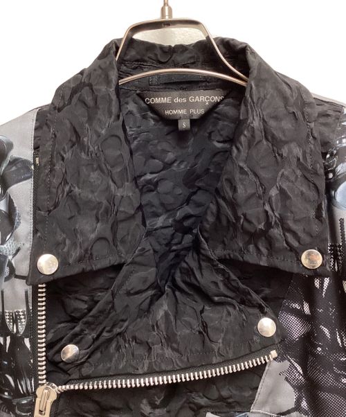 COMME des GARCONS HOMME PLUS（コムデギャルソンオムプリュス）COMME des GARCONS HOMME PLUS (コムデギャルソンオムプリュス) 総柄ナイロンライダースジャケット ブラック サイズ:Sの古着・服飾アイテム