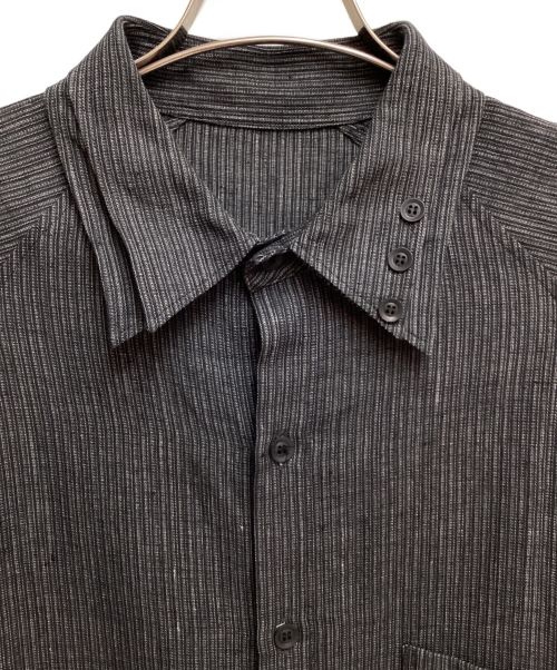 Yohji Yamamoto pour homme（ヨウジヤマモト プールオム）Yohji Yamamoto pour homme (ヨウジヤマモト プールオム) 24SS Double Collar Decorative Button Blouse(ダブルカラーデコレーティブボタンブラウス) グレー サイズ:3の古着・服飾アイテム
