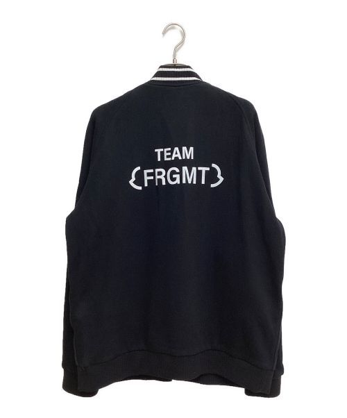 MONCLER GENIUS（モンクレール ジーニアス）MONCLER GENIUS (モンクレール ジーニアス) FRAGMENT DESIGN (フラグメントデザイン) 23AW ×FRAGMENT DESIGN(フラグメントデザイン) スタジャン ブラック サイズ:Lの古着・服飾アイテム
