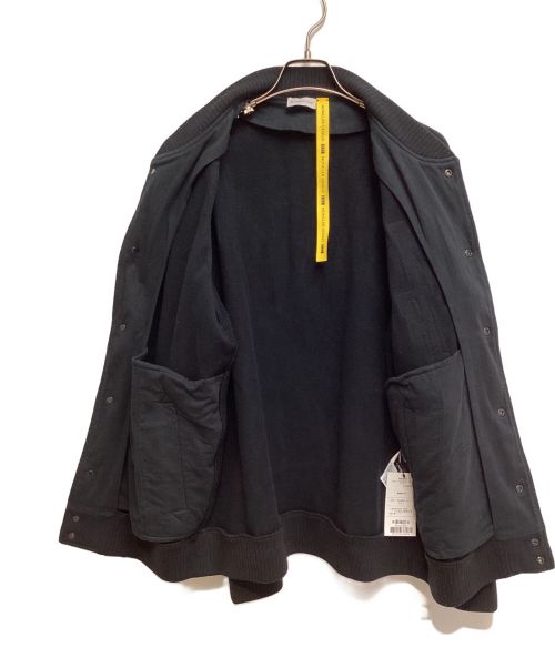 MONCLER GENIUS（モンクレール ジーニアス）MONCLER GENIUS (モンクレール ジーニアス) FRAGMENT DESIGN (フラグメントデザイン) 23AW ×FRAGMENT DESIGN(フラグメントデザイン) スタジャン ブラック サイズ:Lの古着・服飾アイテム