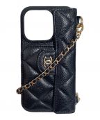 CHANELシャネル）の古着「マトラッセフォンホルダー」｜ブラック