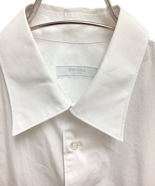 PRADA（プラダ）PRADA (プラダ) Plain Cotton Logo Luxury Shirts ホワイト サイズ:Sの古着・服飾アイテム