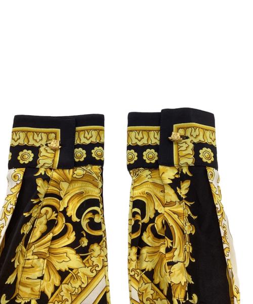 VERSACE（ヴェルサーチェ）VERSACE (ヴェルサーチェ) 総柄ブラウス ホワイト×ブラック×イエロー サイズ:38の古着・服飾アイテム