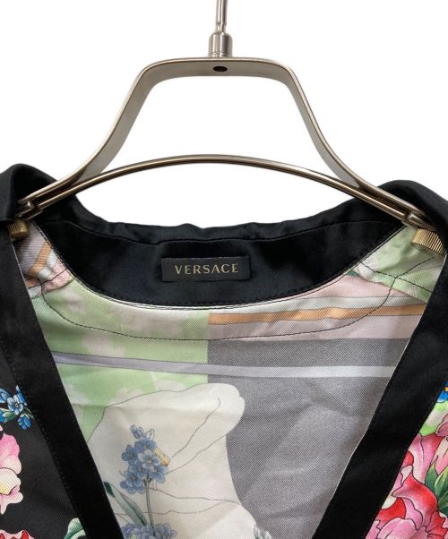 VERSACE（ヴェルサーチェ）VERSACE (ヴェルサーチ) フラワー総柄ブラウス マルチカラー サイズ:36の古着・服飾アイテム