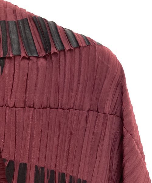 ISSEY MIYAKE（イッセイミヤケ）ISSEY MIYAKE (イッセイミヤケ) プリーツドルマンカーディガン ワインレッド サイズ:2の古着・服飾アイテム