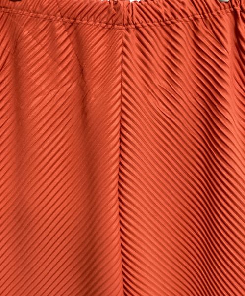 HOMME PLISSE ISSEY MIYAKE（オム プリッセ イッセイ ミヤケ）HOMME PLISSE ISSEY MIYAKE (オムプリッセ イッセイ ミヤケ) プリーツワイドパンツ オレンジ サイズ:3の古着・服飾アイテム