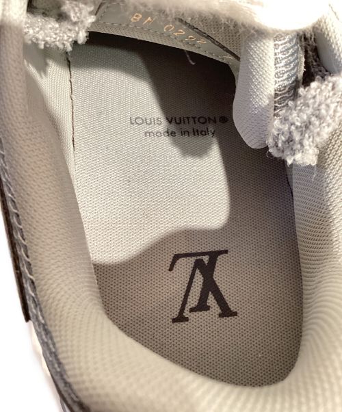 LOUIS VUITTON（ルイ ヴィトン）LOUIS VUITTON (ルイ ヴィトン) ランアウェイ ライン LVロゴスエードスニーカー ライトグレー サイズ:7の古着・服飾アイテム