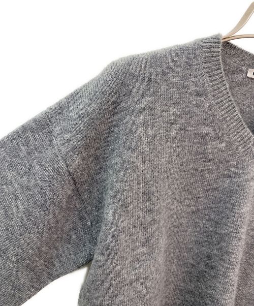 MIU MIU（ミュウミュウ）MIU MIU (ミュウミュウ) カットオフショートニット グレー サイズ:36の古着・服飾アイテム