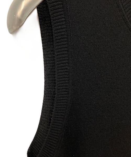 VERSUS（ヴェルサス）VERSUS (ヴェルサス) ノースリーブニット ブラック サイズ:38　の古着・服飾アイテム