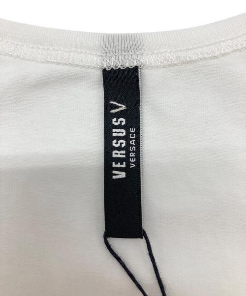 VERSUS（ヴェルサス）VERSUS (ヴェルサス) メデューサプリントノースリーブカットソー ホワイト サイズ:XSの古着・服飾アイテム