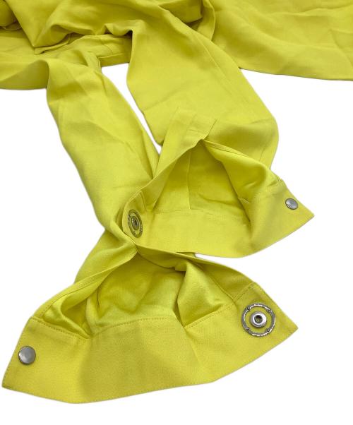 VERSUS（ヴェルサス）VERSUS (ヴェルサス) ボタン装飾ブラウス イエロー サイズ:36 未使用品の古着・服飾アイテム