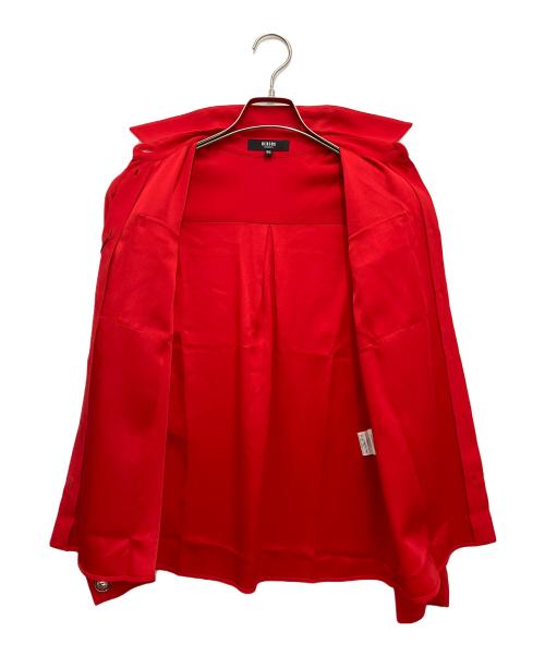 VERSUS（ヴェルサス）VERSUS (ヴェルサス) ボタン装飾ブラウス レッド サイズ:36の古着・服飾アイテム