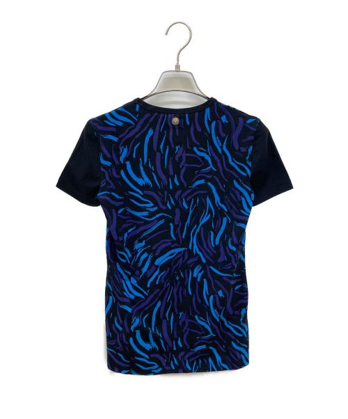 VERSUS（ヴェルサス）VERSUS (ヴェルサス) 総柄Tシャツ ブルー サイズ:XSの古着・服飾アイテム