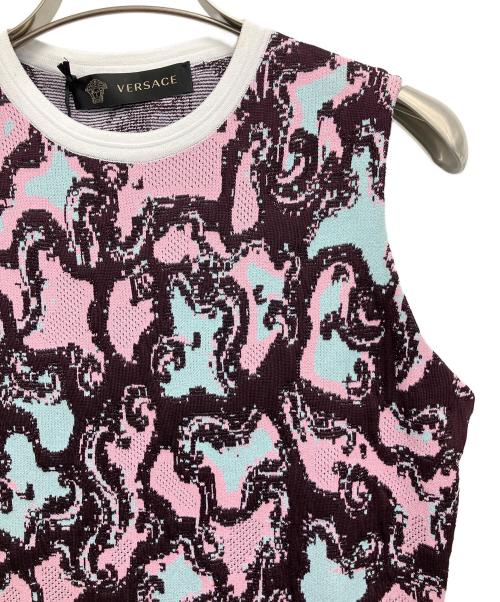 VERSACE（ヴェルサーチェ）VERSACE (ヴェルサーチェ) ノースリーブカットソー ピンク サイズ:40の古着・服飾アイテム