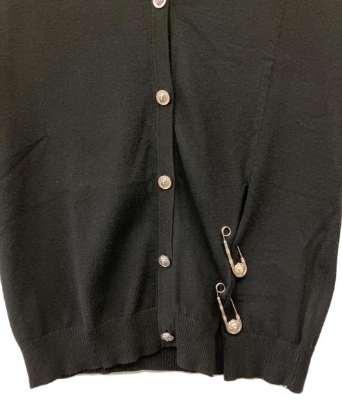 VERSUS（ヴェルサス）VERSUS (ヴェルサス) ピンデザインカーディガン ブラック サイズ:36　の古着・服飾アイテム