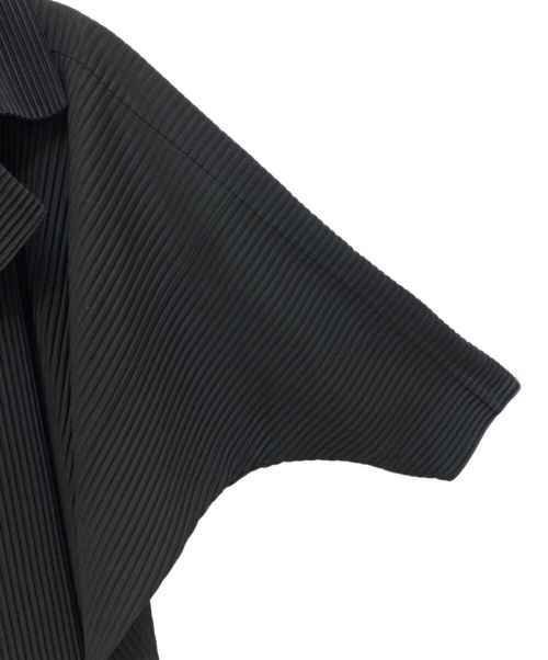 HOMME PLISSE ISSEY MIYAKE（オム プリッセ イッセイ ミヤケ）HOMME PLISSE ISSEY MIYAKE (オムプリッセ イッセイ ミヤケ) Pleats long coat (プリーツロングコート) ブラック サイズ:1の古着・服飾アイテム