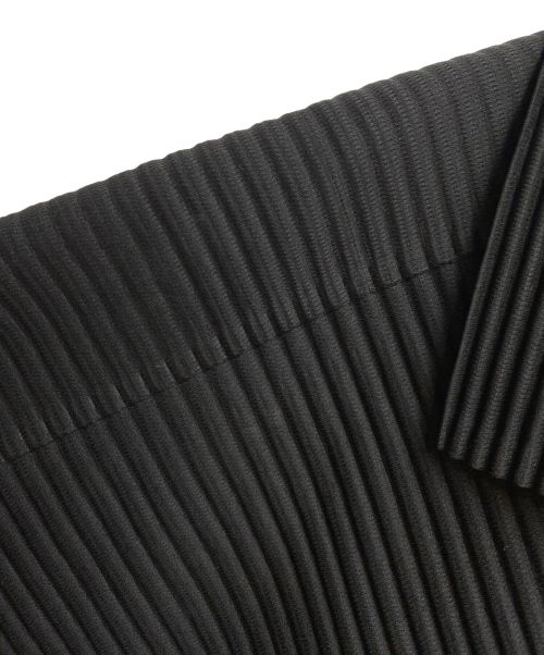 HOMME PLISSE ISSEY MIYAKE（オム プリッセ イッセイ ミヤケ）HOMME PLISSE ISSEY MIYAKE (オムプリッセ イッセイ ミヤケ) Pleats long coat (プリーツロングコート) ブラック サイズ:1の古着・服飾アイテム