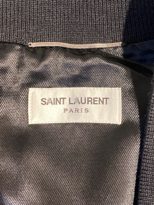 Saint Laurent Paris（サンローランパリ）Saint Laurent Paris (サンローランパリ) Logo Patch Satin Teddy Jacket（ロゴパッチサテンテディジャケット） ブラック サイズ:44の古着・服飾アイテム