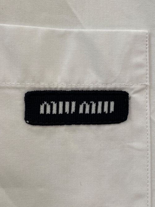 MIU MIU（ミュウミュウ）MIU MIU (ミュウミュウ) ロゴパッチシャツ ホワイト サイズ:36の古着・服飾アイテム