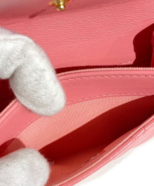 CHANEL（シャネル）CHANEL (シャネル) 19(ナインティーン) フラップカードホルダー ピンク サイズ:-の古着・服飾アイテム