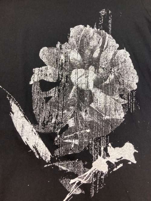 Y's（ワイズ）Y's (ワイズ) COTTON JERSEY FLOWER PRINT ROUND NECK T ブラック サイズ:2の古着・服飾アイテム