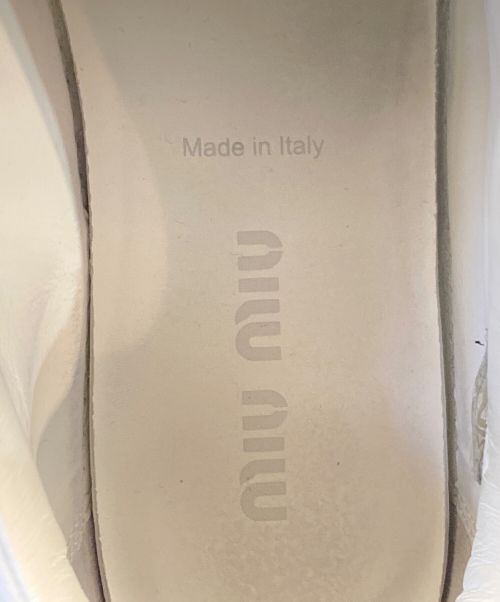 MIU MIU（ミュウミュウ）MIU MIU (ミュウミュウ) Logo sneakers(ロゴスニーカー) ホワイト サイズ:26.5の古着・服飾アイテム