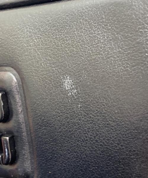 MIU MIU（ミュウミュウ）MIU MIU (ミュウミュウ) ロゴベルトバッグ ブラックの古着・服飾アイテム