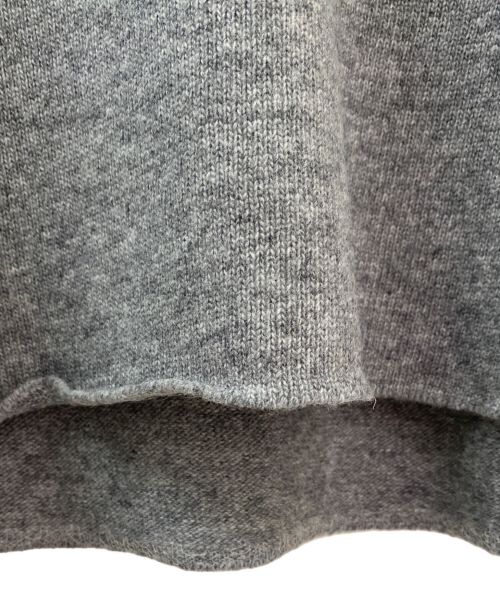 MIU MIU（ミュウミュウ）MIU MIU (ミュウミュウ) カットオフショート丈ニット グレー サイズ:36の古着・服飾アイテム