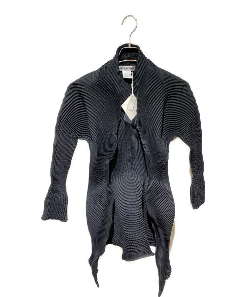 ISSEY MIYAKE（イッセイミヤケ）ISSEY MIYAKE (イッセイミヤケ) 3D スチームストレッチ プリーツジャケット ブラック サイズ:2の古着・服飾アイテム