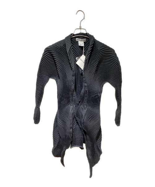 ISSEY MIYAKE（イッセイミヤケ）ISSEY MIYAKE (イッセイミヤケ) 3D スチームストレッチ プリーツジャケット ブラック サイズ:2の古着・服飾アイテム