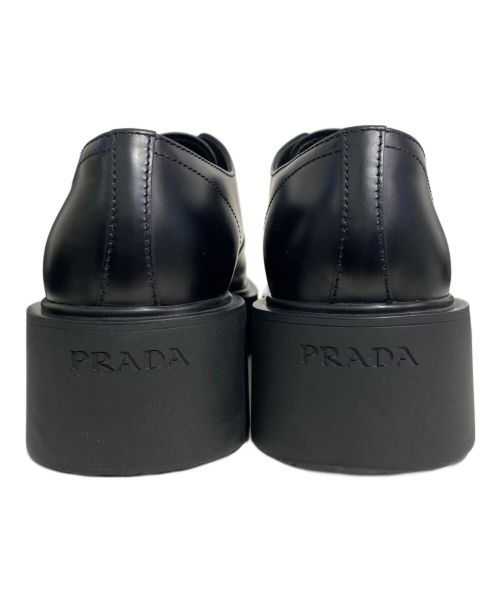 PRADA（プラダ）PRADA (プラダ) ブラッシュドレザーダービーシューズ ブラック サイズ:8の古着・服飾アイテム