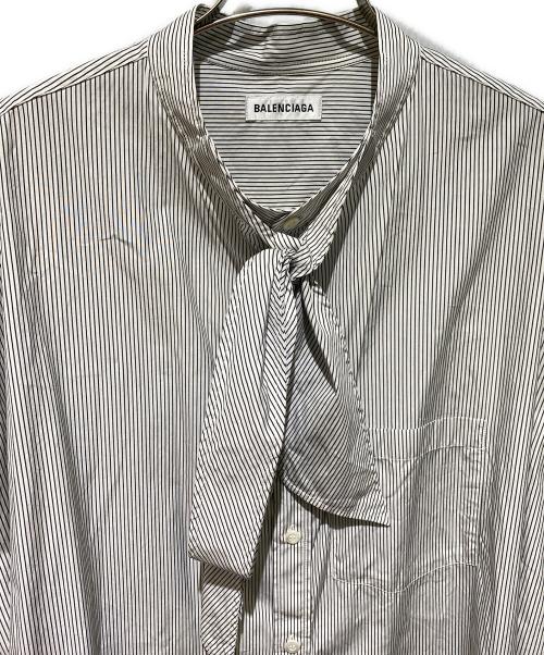 BALENCIAGA（バレンシアガ）BALENCIAGA (バレンシアガ) バックロゴストライプブラウス ホワイト サイズ:34の古着・服飾アイテム
