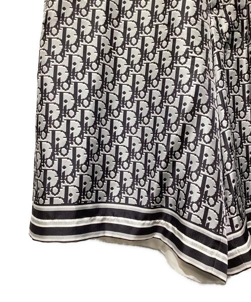 Dior（ディオール）Dior (ディオール) 20SS OBLIQUE PIXEL BERMUDA SHORTS / オブリーク シルクハーフパンツ グレー サイズ:44の古着・服飾アイテム