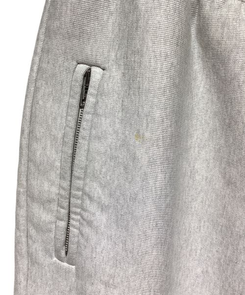 ALEXANDER WANG（アレキサンダー・ワン）ALEXANDER WANG (アレキサンダーワン) Logo Embossed Straight Track Pants（ロゴエンボスストレートトラックパンツ） ライトグレー サイズ:Mの古着・服飾アイテム