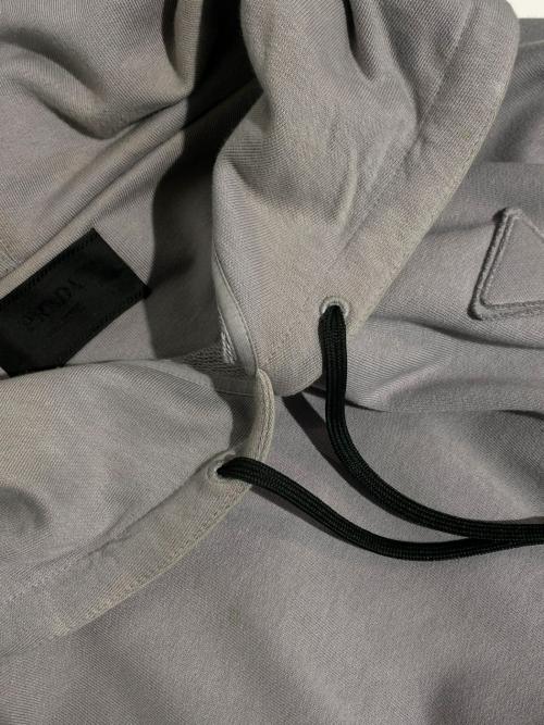 PRADA（プラダ）PRADA (プラダ) 22AW Transfer Print Hoodie（転写プリントフーディー） グレー サイズ:Lの古着・服飾アイテム