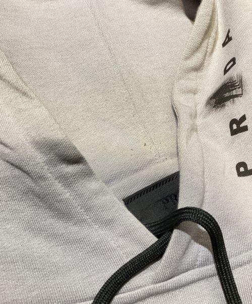 PRADA（プラダ）PRADA (プラダ) 22AW Transfer Print Hoodie（転写プリントフーディー） グレー サイズ:Lの古着・服飾アイテム