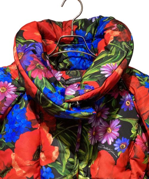 DOLCE & GABBANA（ドルチェ＆ガッバーナ）DOLCE & GABBANA (ドルチェ＆ガッバーナ) Flower Pattern Padded Jacket（フラワー総柄ジャケットパデッド） レッド×ブルー サイズ:36の古着・服飾アイテム