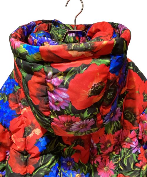 DOLCE & GABBANA（ドルチェ＆ガッバーナ）DOLCE & GABBANA (ドルチェ＆ガッバーナ) Flower Pattern Padded Jacket（フラワー総柄ジャケットパデッド） レッド×ブルー サイズ:36の古着・服飾アイテム