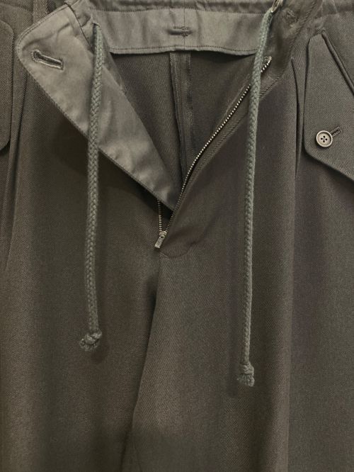 Yohji Yamamoto pour homme（ヨウジヤマモト プールオム）Yohji Yamamoto pour homme (ヨウジヤマモト プールオム) ARMY GABARDINE TUCK PANTS ブラック サイズ:SIZE 3の古着・服飾アイテム
